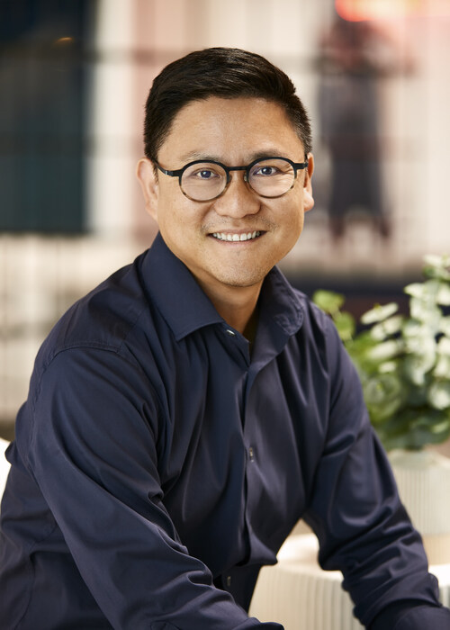 Steve Chung headshot